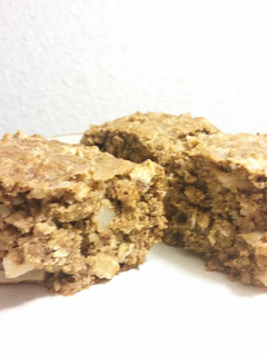 A picture of Apple-walnut breakfast cake.