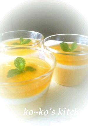 A picture of Creamy Melting Triple-layered Mango Pudding.