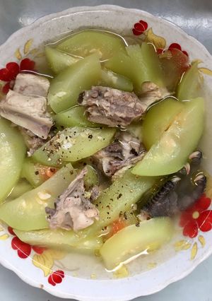 Hình của món Canh gà hầm dưa hấu non.
