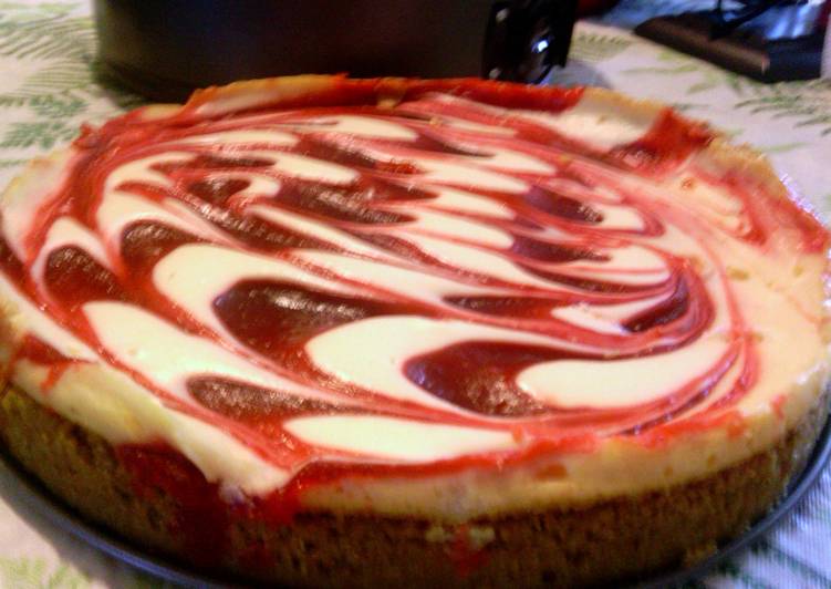 Easiest Way to Make Quick Creamy strawberry swirl cheesecake