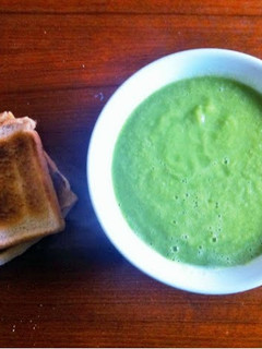 A picture of green bean soup on the fly.