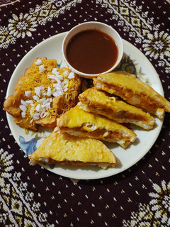 બ્રેડ પકોડા (Bread Pakoda Recipe In Gujarati) રેસીપી મુખ્ય ફોટો