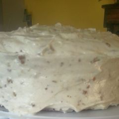 A picture of Aunt Algie' s red velvet cake.