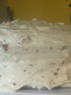 A picture of Aunt Algie' s red velvet cake.