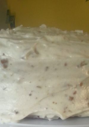 A picture of Aunt Algie' s red velvet cake.