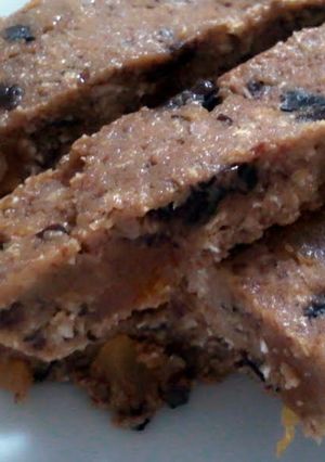 A picture of sticky fruit bar (no bake).