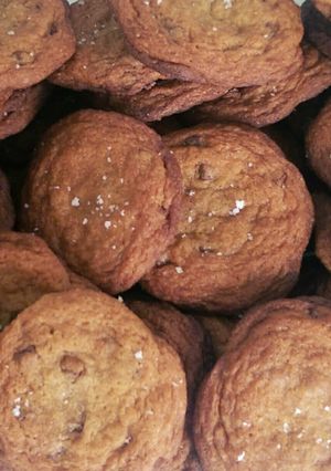 A picture of Toll House Chocolate Chip Cookies, International Version.