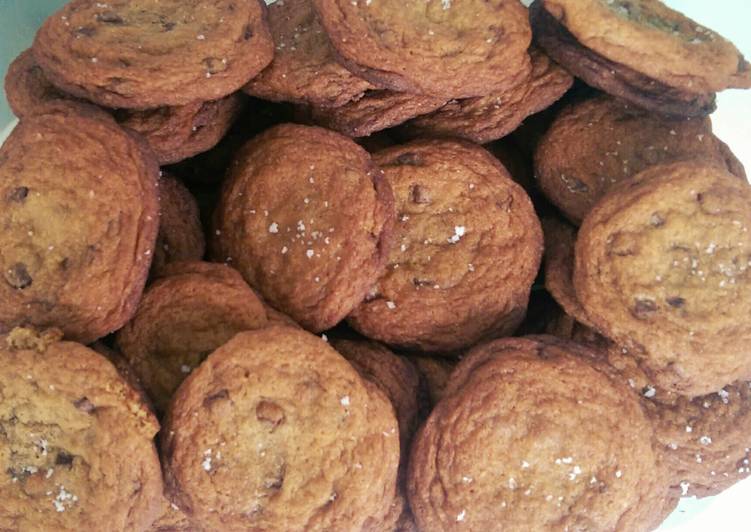 Simple Way to Make Award-winning Toll House Chocolate Chip Cookies, International Version