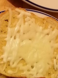 A picture of Taisen's cheesey garlic bread.