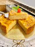 Pastel con manzanas laminadas (Cake with sliced apples)