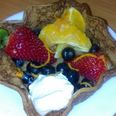 Sig's Pancake basket with fruit A picture of Sig's Pancake basket with fruit.