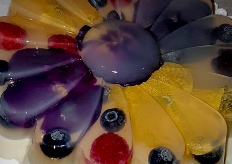 Simple Way to Make Premiato Aspic fiori&amp;frutti su pannacotta al cioccolato bianco