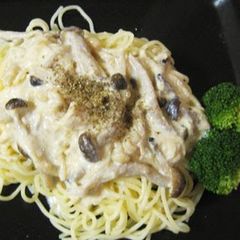 A picture of Macrobiotic Creamy Mushroom and Tofu Spaghetti.
