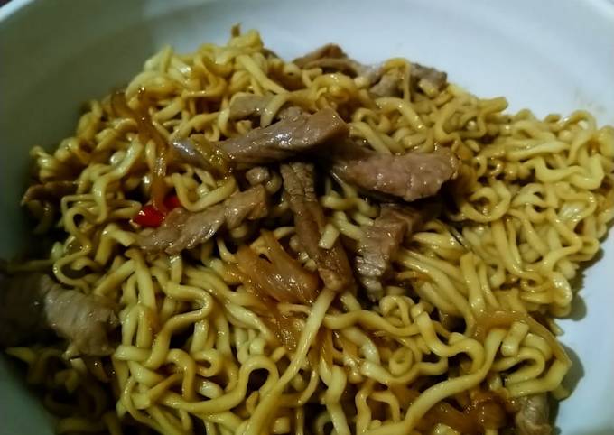 Mie Sapi Lada Hitam