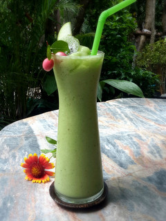 A picture of Kanya's Kiwi & Apple Drink.