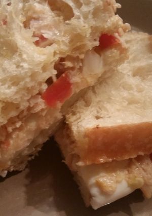 A picture of Tuna Melt Italiano.