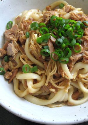 A picture of Tuna & Enoki Udon.