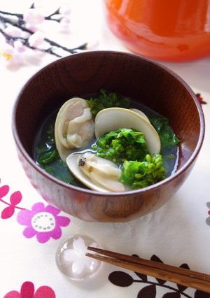 A picture of A Classic Dish for Doll's Festival Clear Soup with Nanohana and Hamaguri Clams.