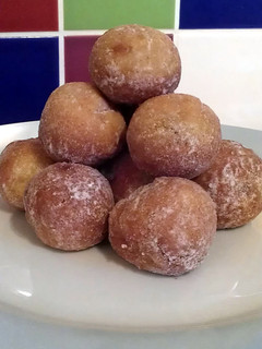 A picture of Vickys Pumpkin Spiced Mini Donut Balls, GF DF EF SF NF.
