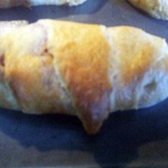 A picture of Fast pizza rolls.