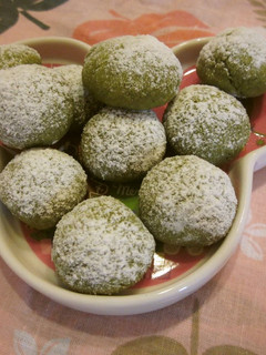 A picture of Matcha Snowball Cookies.