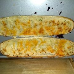 A picture of Q-tip's cheesy garlic bread.