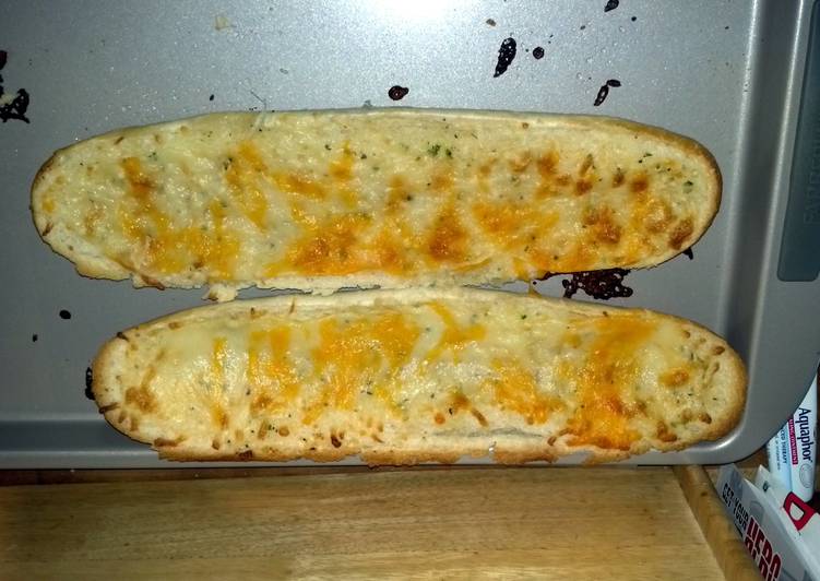 Steps to Prepare Perfect Q-tip&#39;s cheesy garlic bread