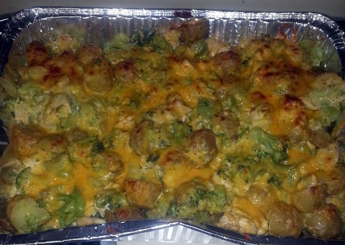 Cheesy chicken, broccoli and potato casserole!