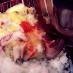 chix sa queso with bacon A picture of chix sa queso with bacon.
