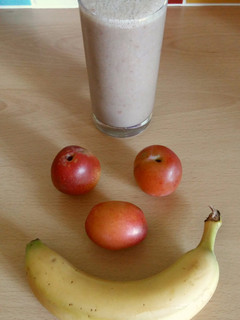 A picture of Vickys Banana Plum Smoothie.