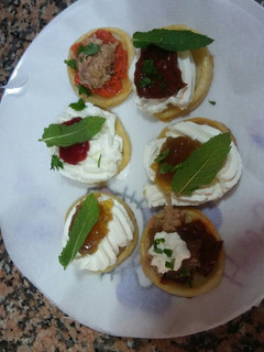 Una foto de Mini volovanes de queso crema