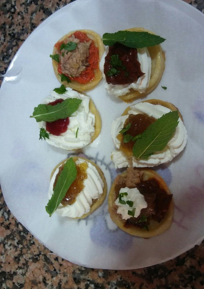 Una foto de Mini volovanes de queso crema