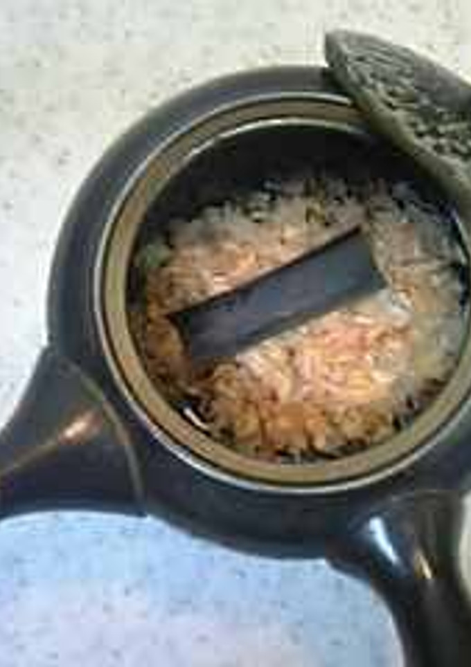 A picture of How To Make a Small Amount of Dashi Stock.