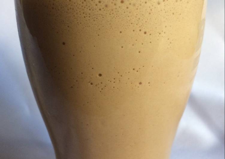 Frapuccino de chocolate y banana hiperproteico fit