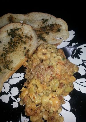 A picture of Crusty Mac and cheese.