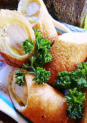 A picture of Cheezy Sausage Bread Roll.