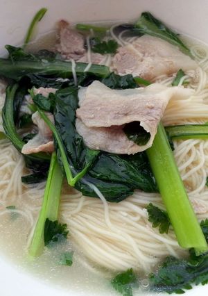 A picture of Somen Noodle Soup With Bacon.