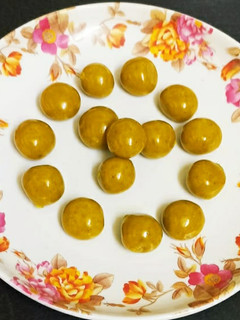 સૂઠ ની ગોળી (Sunth Goli Recipe in Gujarati) રેસીપી મુખ્ય ફોટો
