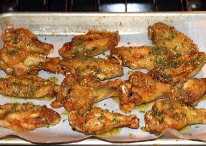 Garlic, Butter Herb Wings Baked