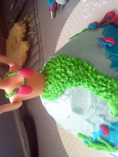 A picture of butter cream icing..