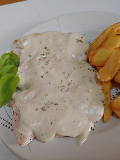 Una foto de Pechugas de pollo en salsa roquefort