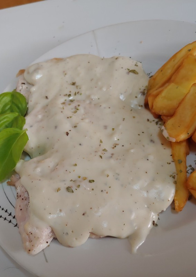 Una foto de Pechugas de pollo en salsa roquefort