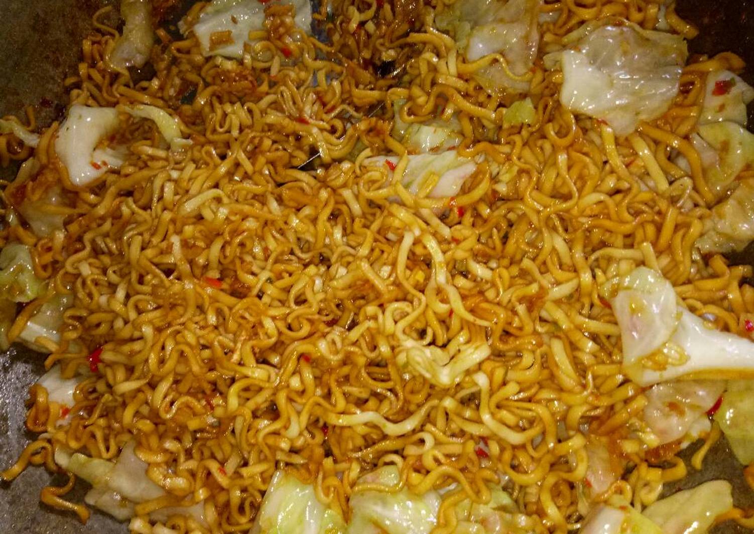Resep Mie tumis cap 3 ayam oleh @Aniezafa13 - Cookpad