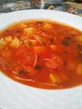 Sopa italiana de salchicha y calabacín