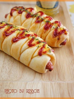 A picture of Wiener Sausage Bread.