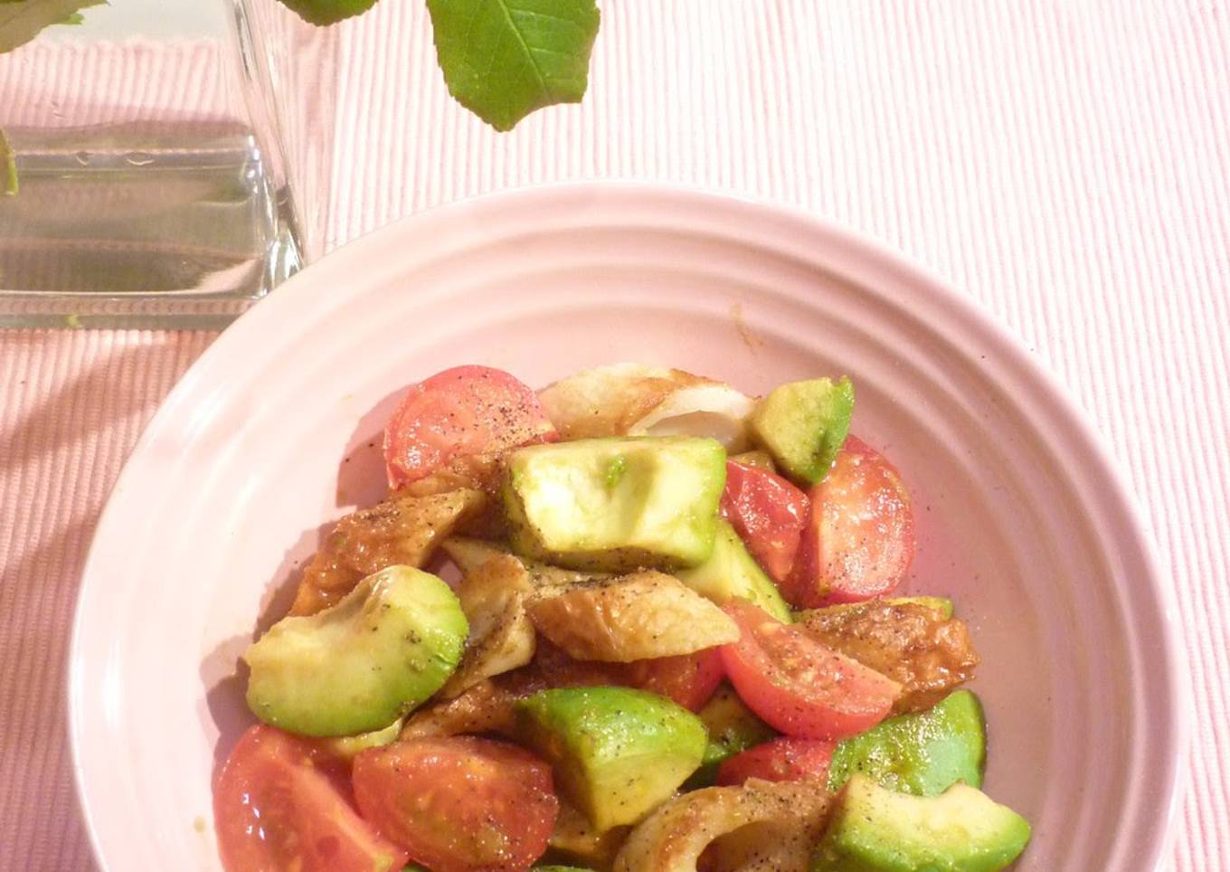 Quick Chikuwa, Avocado, and Tomato Stir-fry