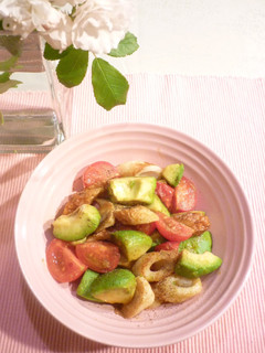 A picture of Quick Chikuwa, Avocado, and Tomato Stir-fry.