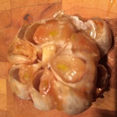 A picture of Roasted Garlic.