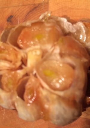 A picture of Roasted Garlic.