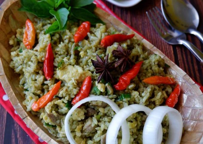 Nasi Goreng Kari Ayam Cabai Hijau